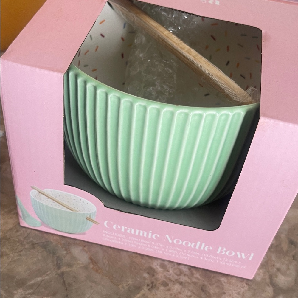 Green Ceramic Noodle Bowl with Chopsticks